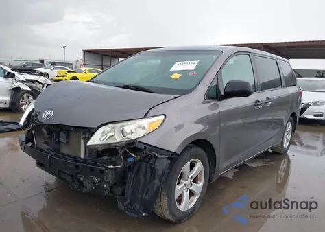 2015 Toyota Sienna из США, поврежденный, VIN 5TDZK3DC7FS547540